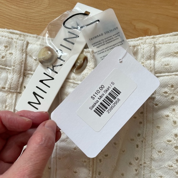 BNWT MINKPINK Eyelet Mini with Pockets! Size S. Fabulous for spring! - Picture 4 of 7